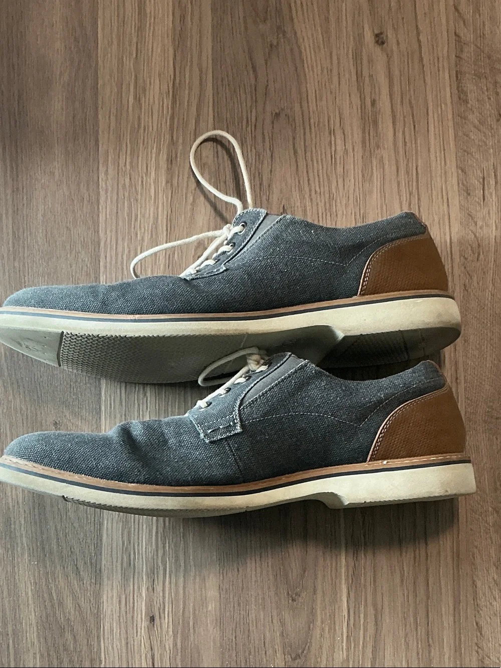 Nunn Bush casual canvas